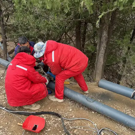 屋外の化学パイプラインの溶接